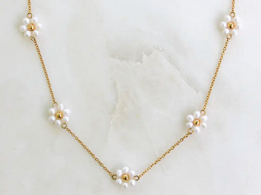 Daisy Pearl Necklace
