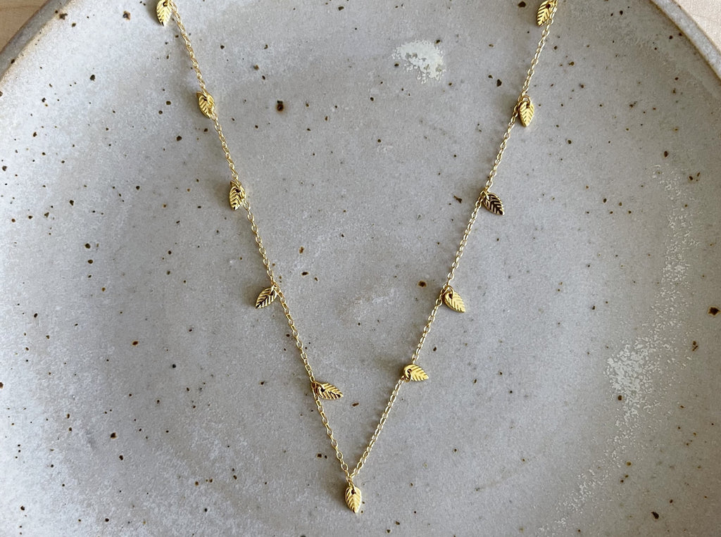 Gold leaf choker Clearance