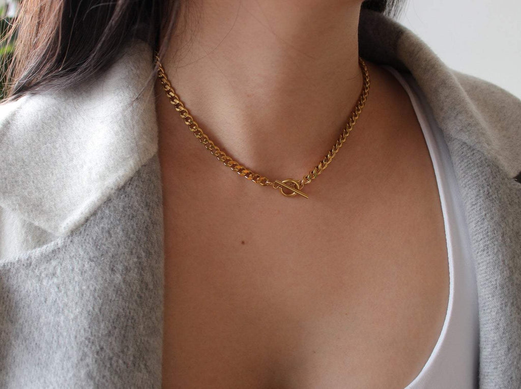 Adora Heart Pendant Toggle Clasp Necklace – Celovis Jewellery